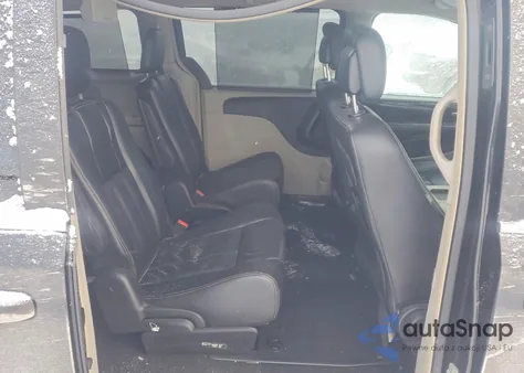 2015 Chrysler Town & Country Touring from USA, damaged, VIN 2C4RC1BG4FR619777